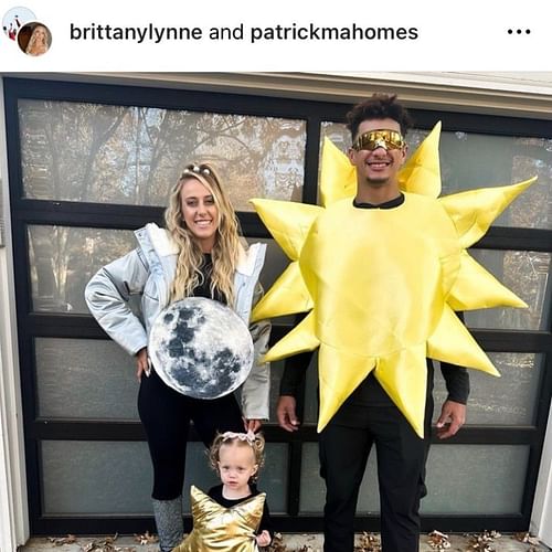 Patrick Mahomes dressed as a sign had many NFL fans laughing.