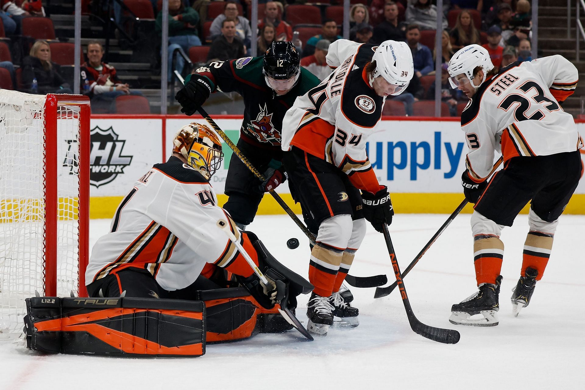 Anaheim Ducks v Arizona Coyotes