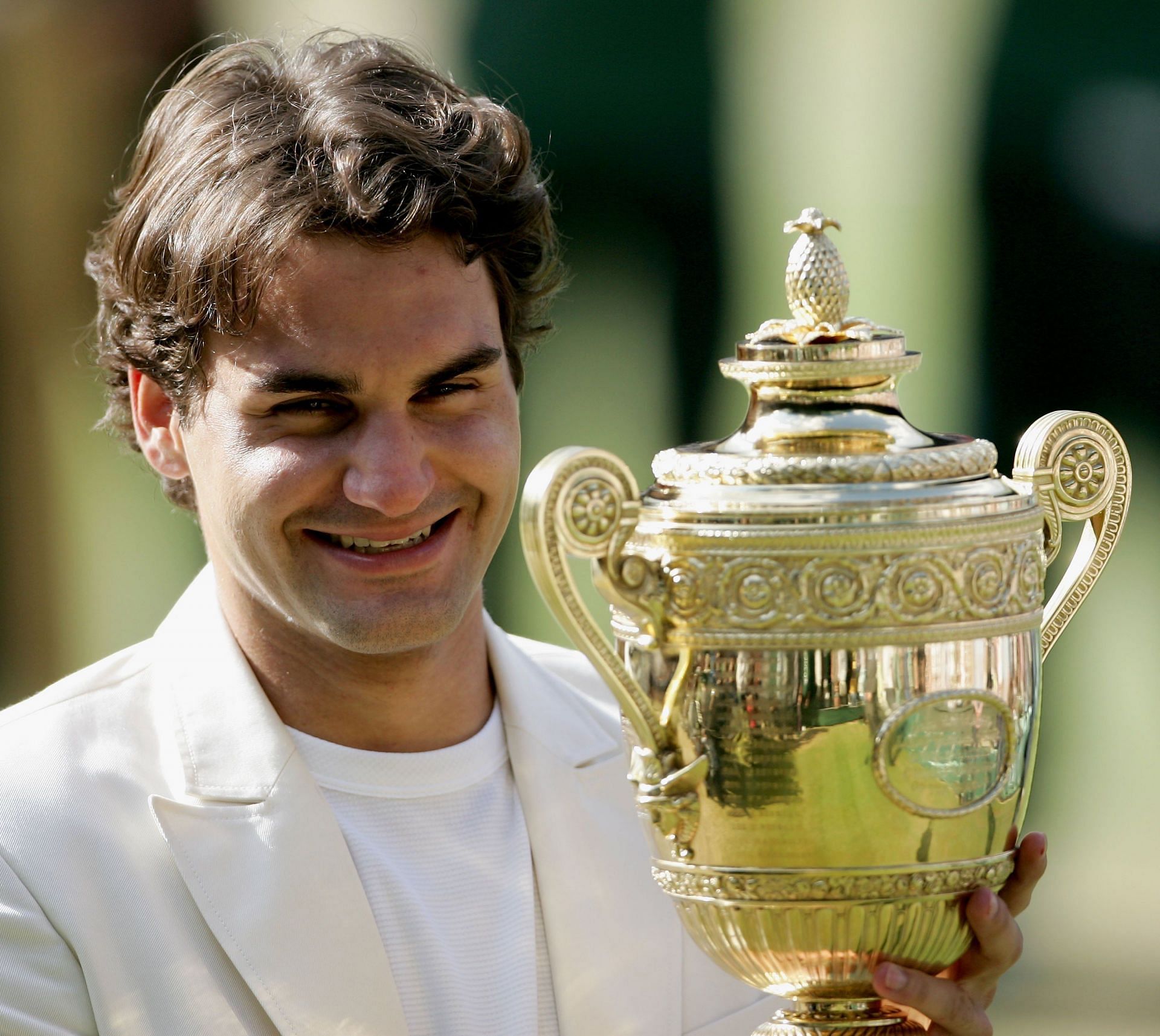 Roger Federer won his fourth-straight Wimbledon title in 2006.