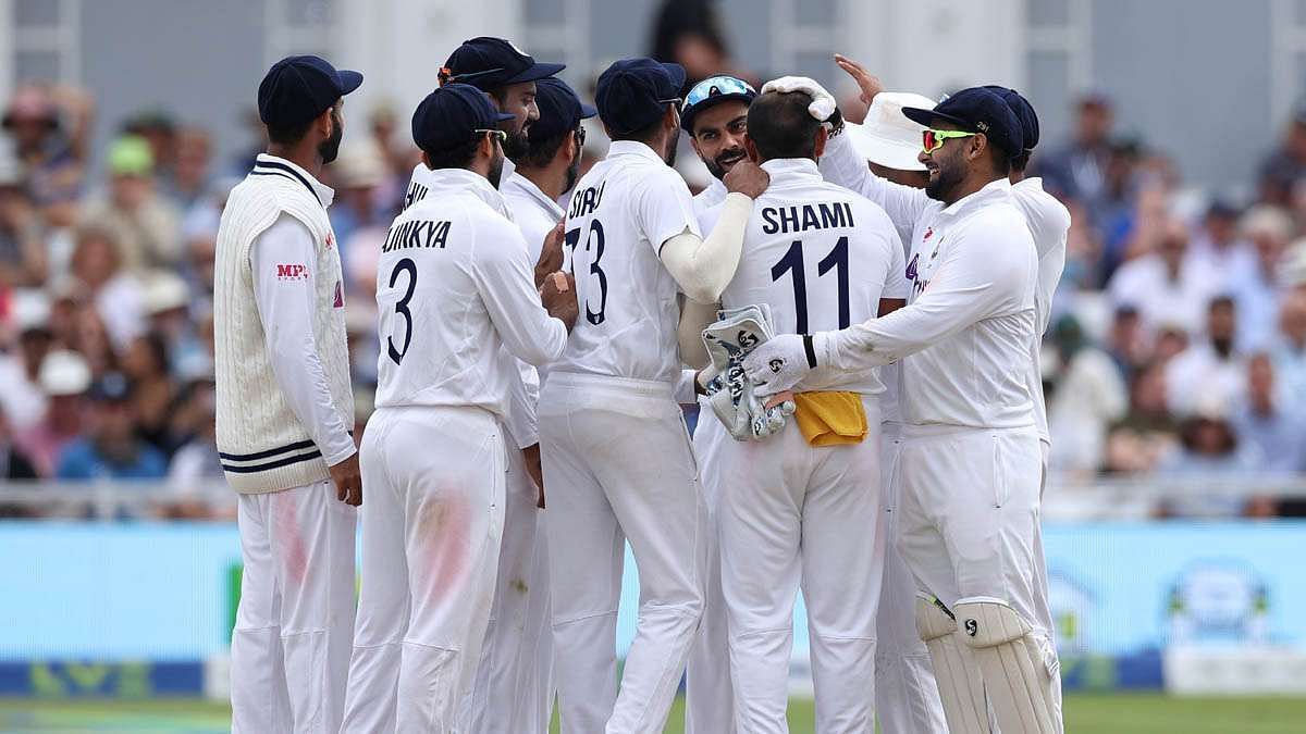 भारतीय टेस्ट स्क्वाड में 17 खिलाड़ी शामिल हैं 