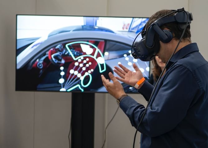 How to play Minecraft VR on Meta Quest 3?