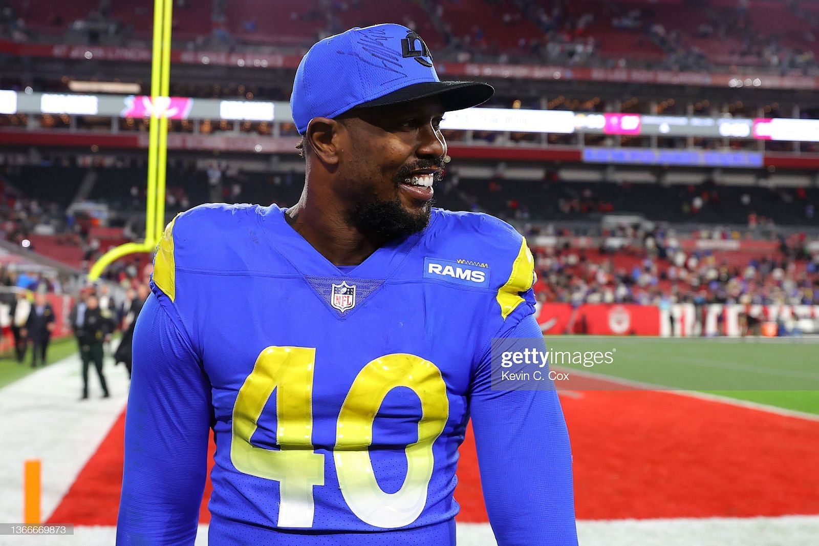 Von Miller to wear number 40 with Rams; why he wore 58 with the Broncos -  Turf Show Times