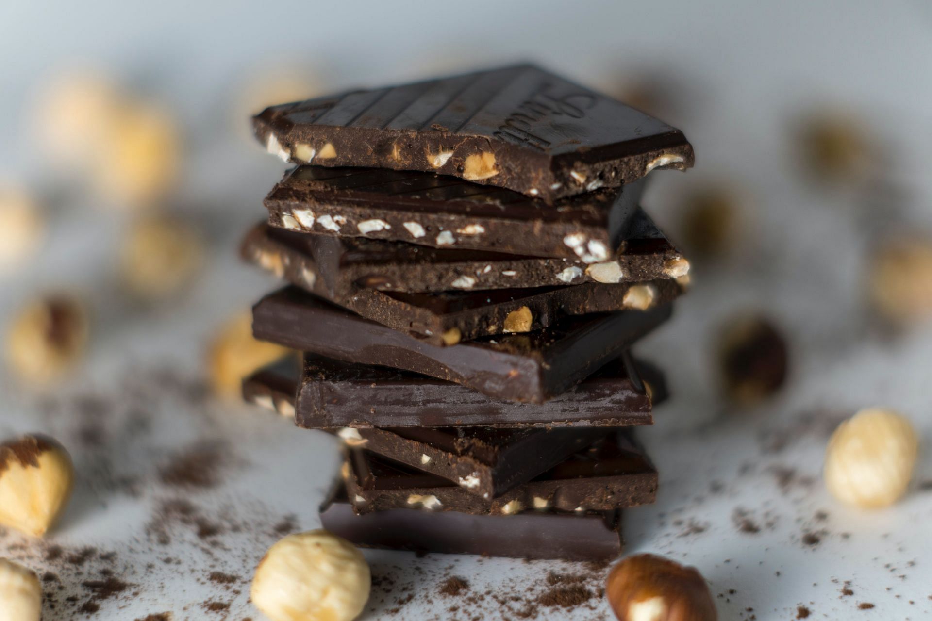 Dark chocolate is beneficial for the brain (Image via Unsplash/amirali mirhashemian)