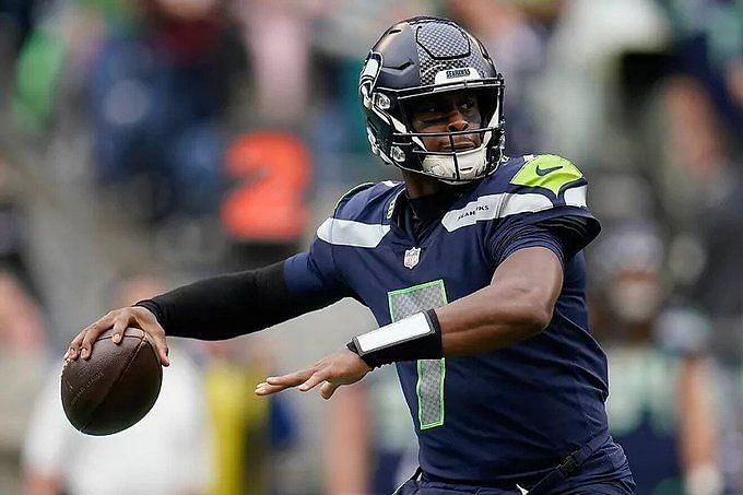 Seahawks' Geno Smith claps back at fan: 'Not a real stat'