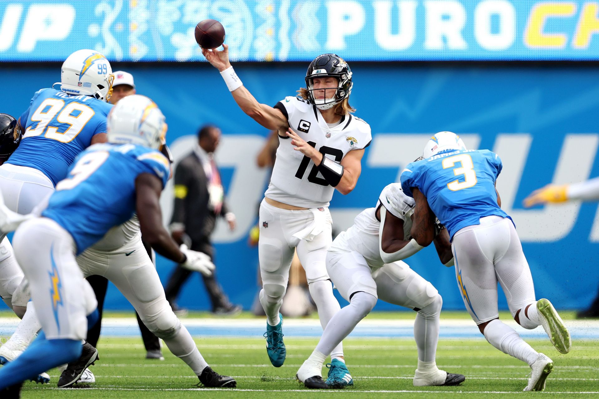 Chargers lose to Broncos, will play Jaguars in NFL playoffs - Los