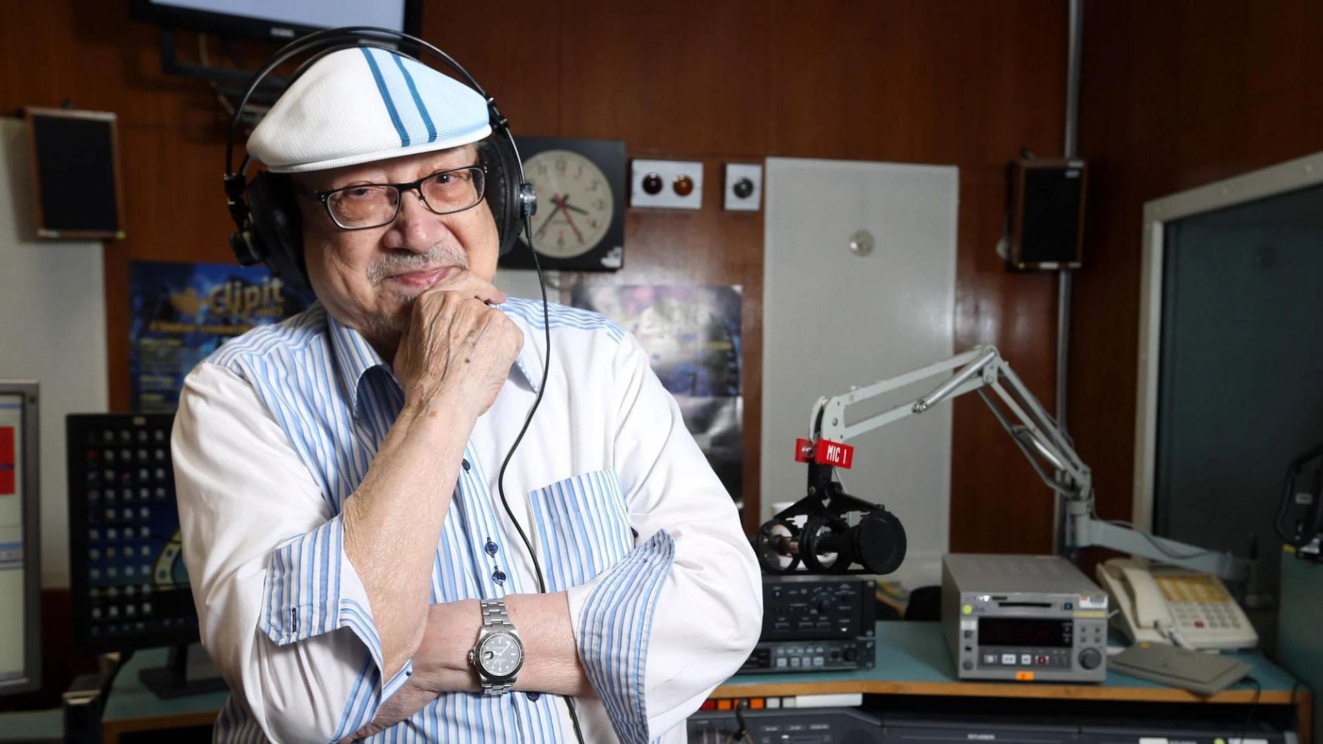 Raymond &quot;Uncle Ray&quot; Cordeiro was awarded a lifetime achievement award by RTHK in 1997 (Image via K.Y. Cheng/SCMP).