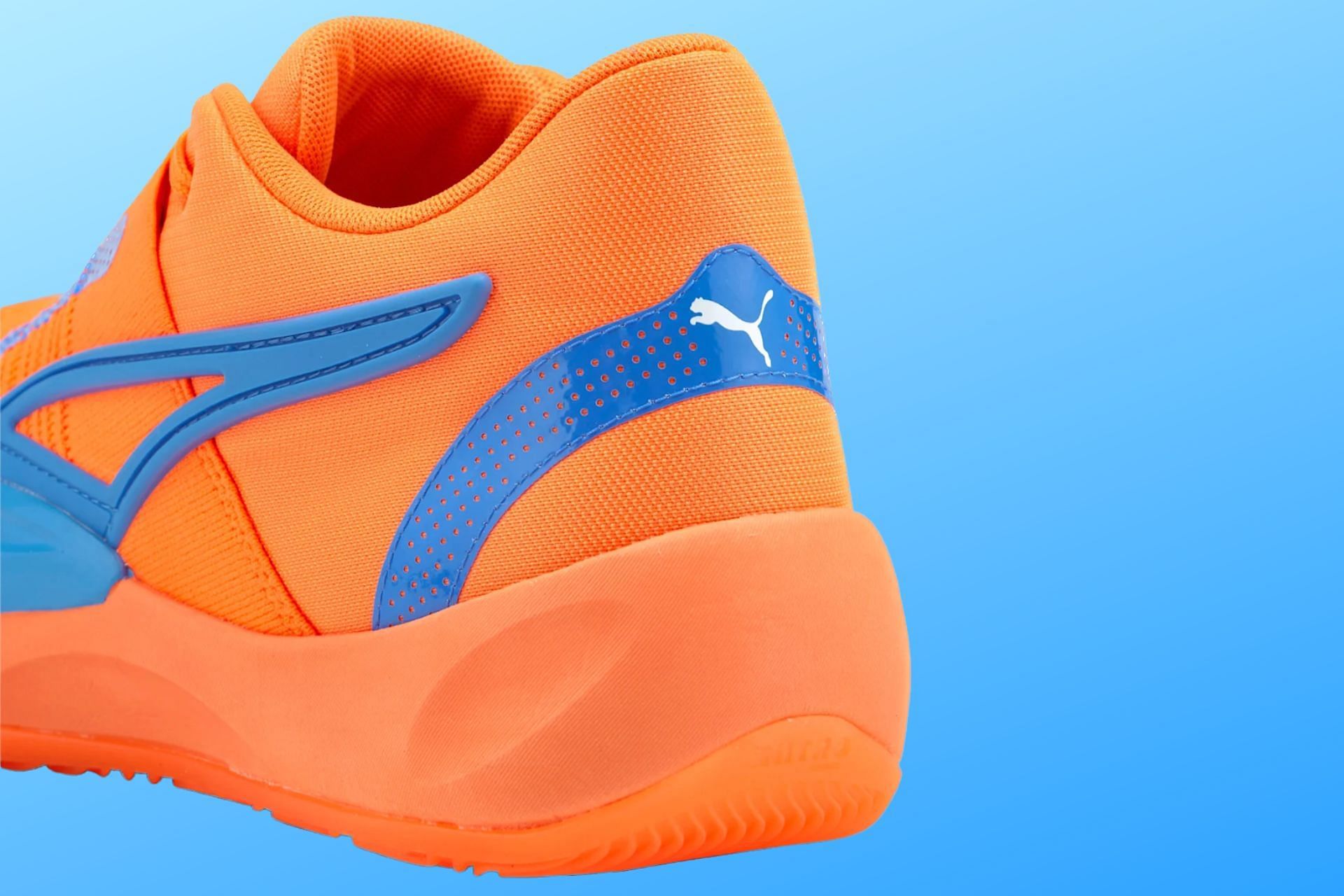 Take a closer look at the heel counters of the new colorway (Image via Sportskeeda)