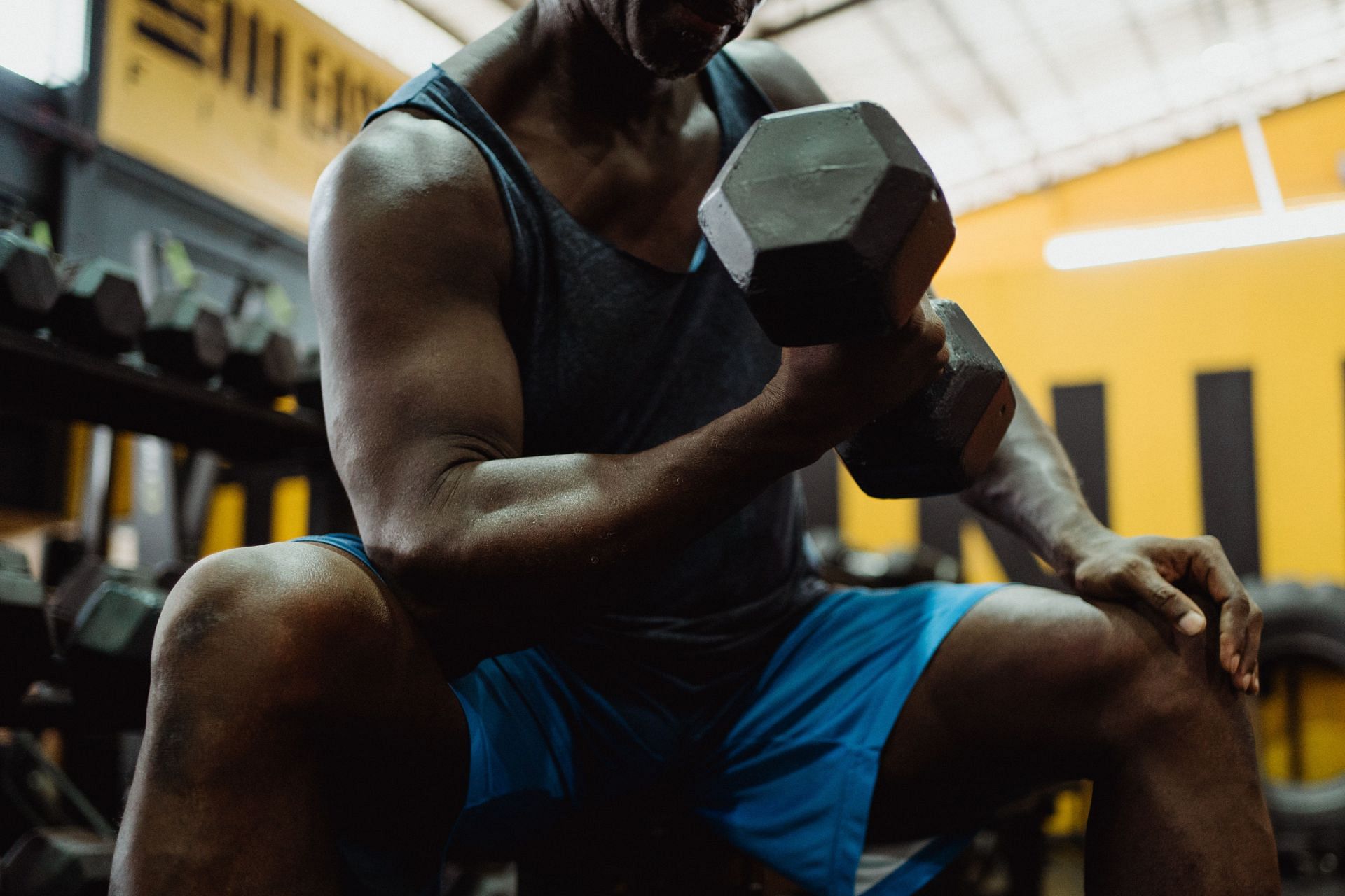 Helps in building strong and muscular arms (Image via Pexels/Ketut Subiyanto )