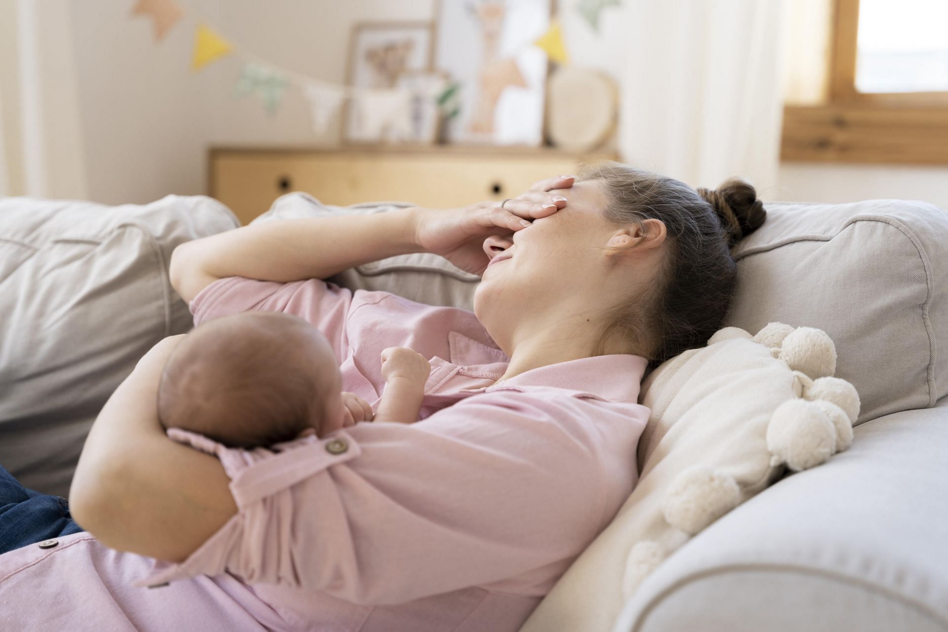 Postpartum depression is temporary and help is available! (Photo via Freepik/Freepik)