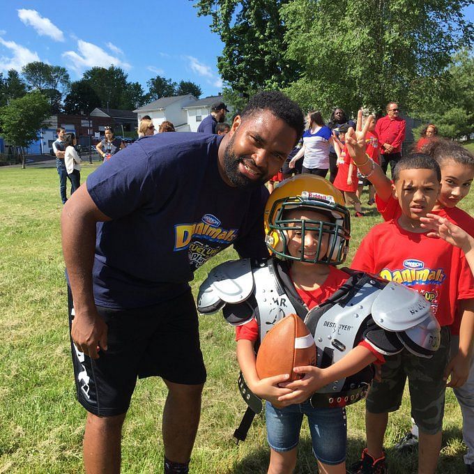 Hampton native Jerod Mayo to retire from NFL