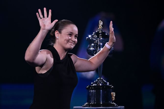 Watch: Ashleigh Barty gets standing ovation as she brings in Australian Open 2023 women's singles trophy