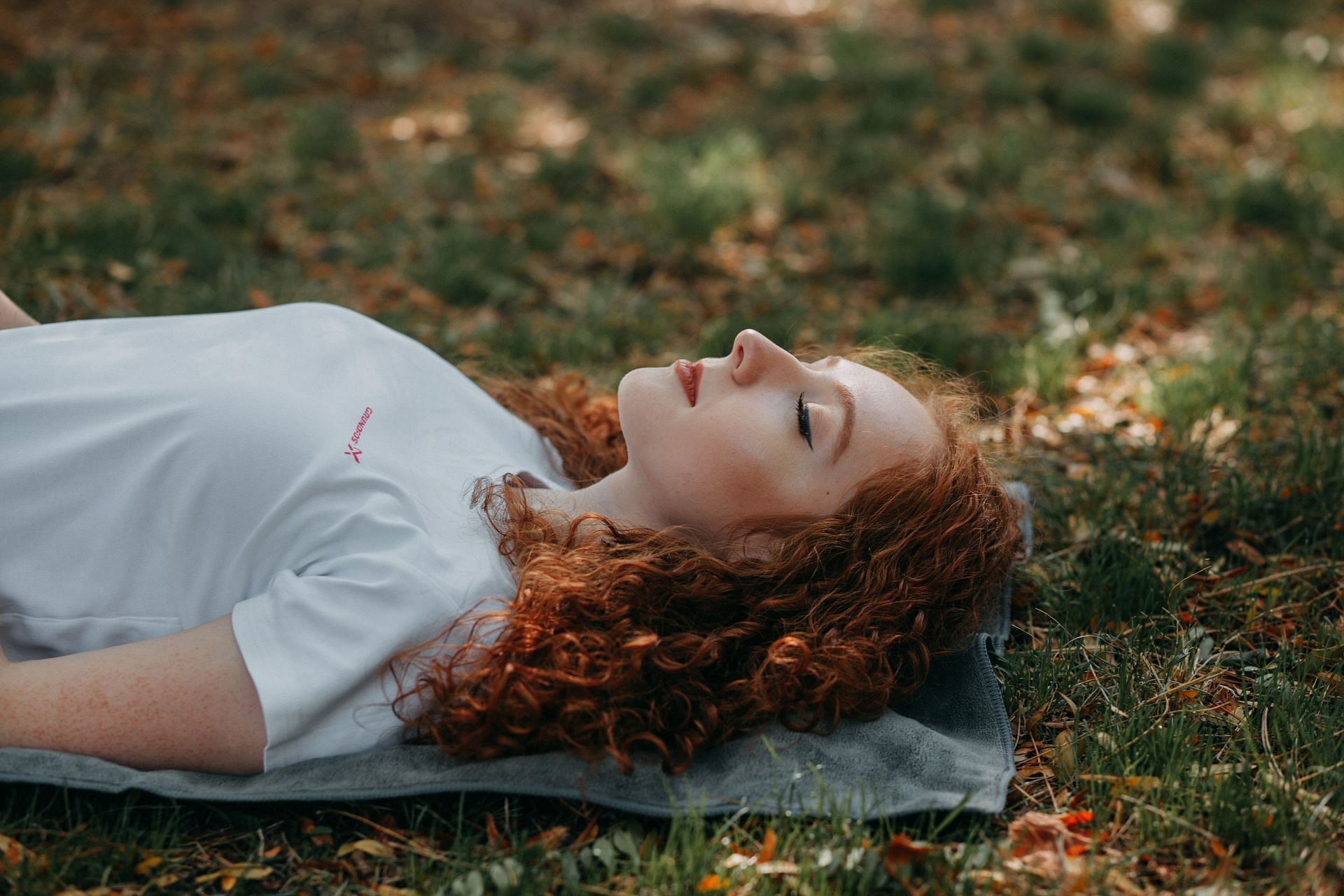 The corpse pose helps in relaxing the muscles. (Image via Pexels/Natalie Bond)