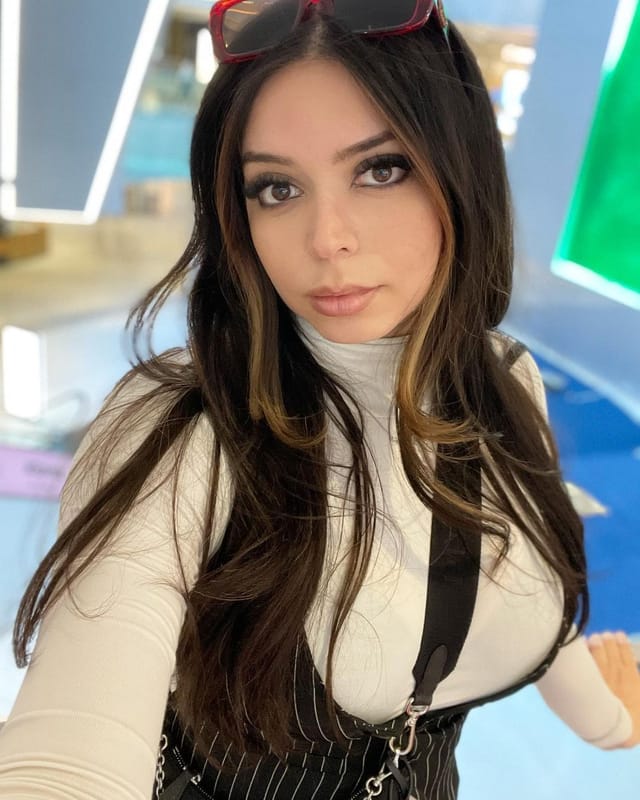 Where is Adeptthebest from?