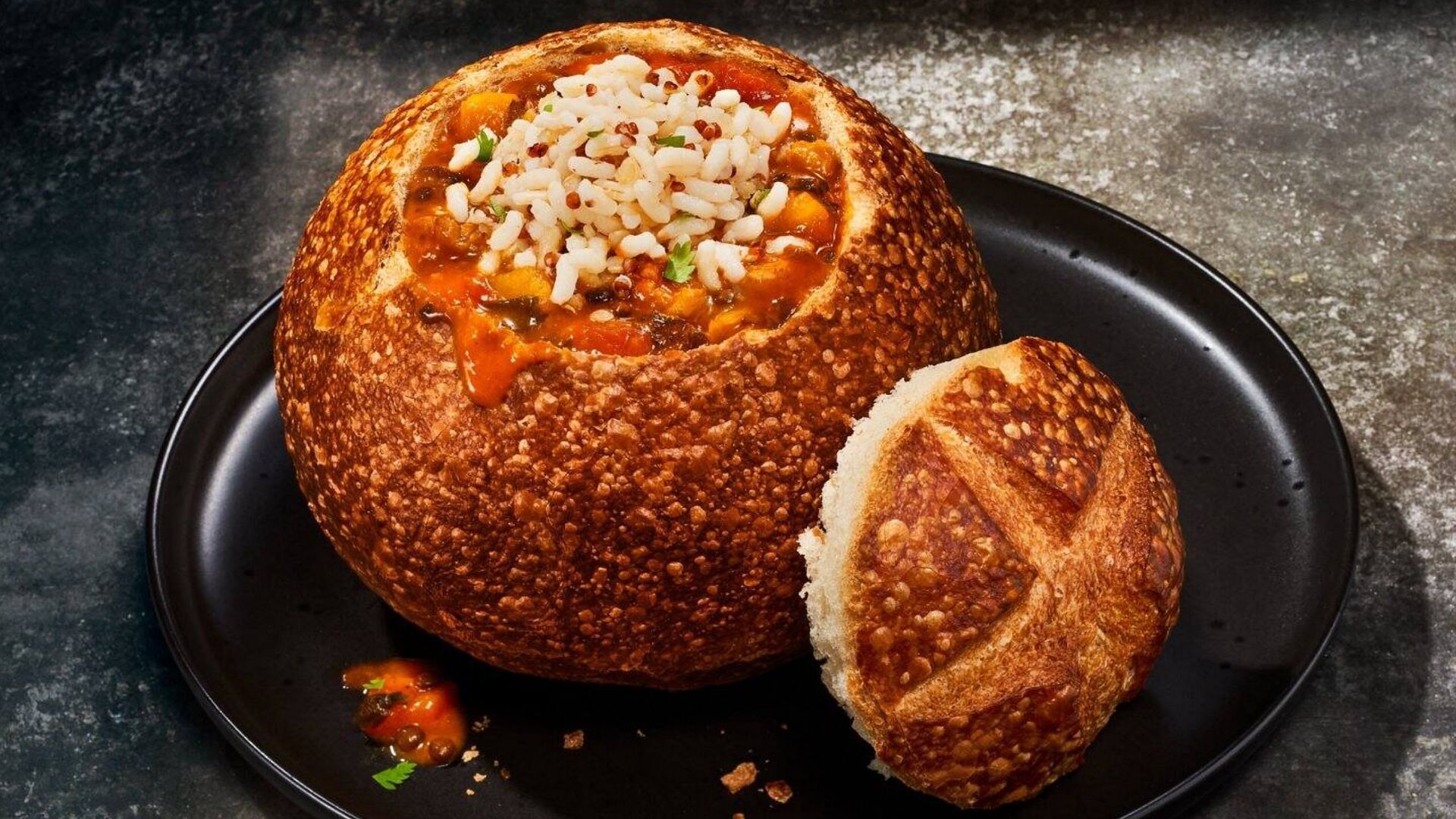 The new Chicken Tikka Masala Soup bread bowl comes in a bowl made out of bread that you can eat (Image via Pānera)