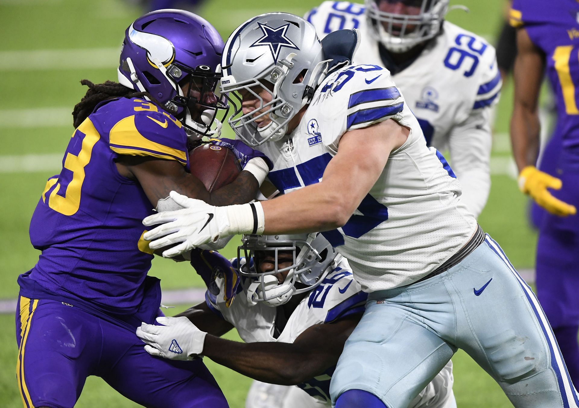 Dallas Cowboys free agent Leighton Vander Esch is valuable, but only up to a point