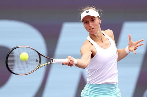 Liudmila Samsonova in action at the WTA Guadalajara Open Akron 2022