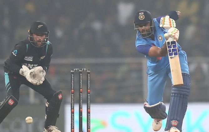 "Seemed as if India would chase down the target in 10 overs" - Virat Kohli's childhood coach on Men in Blue's nervy win in 2nd T20I vs New Zealand