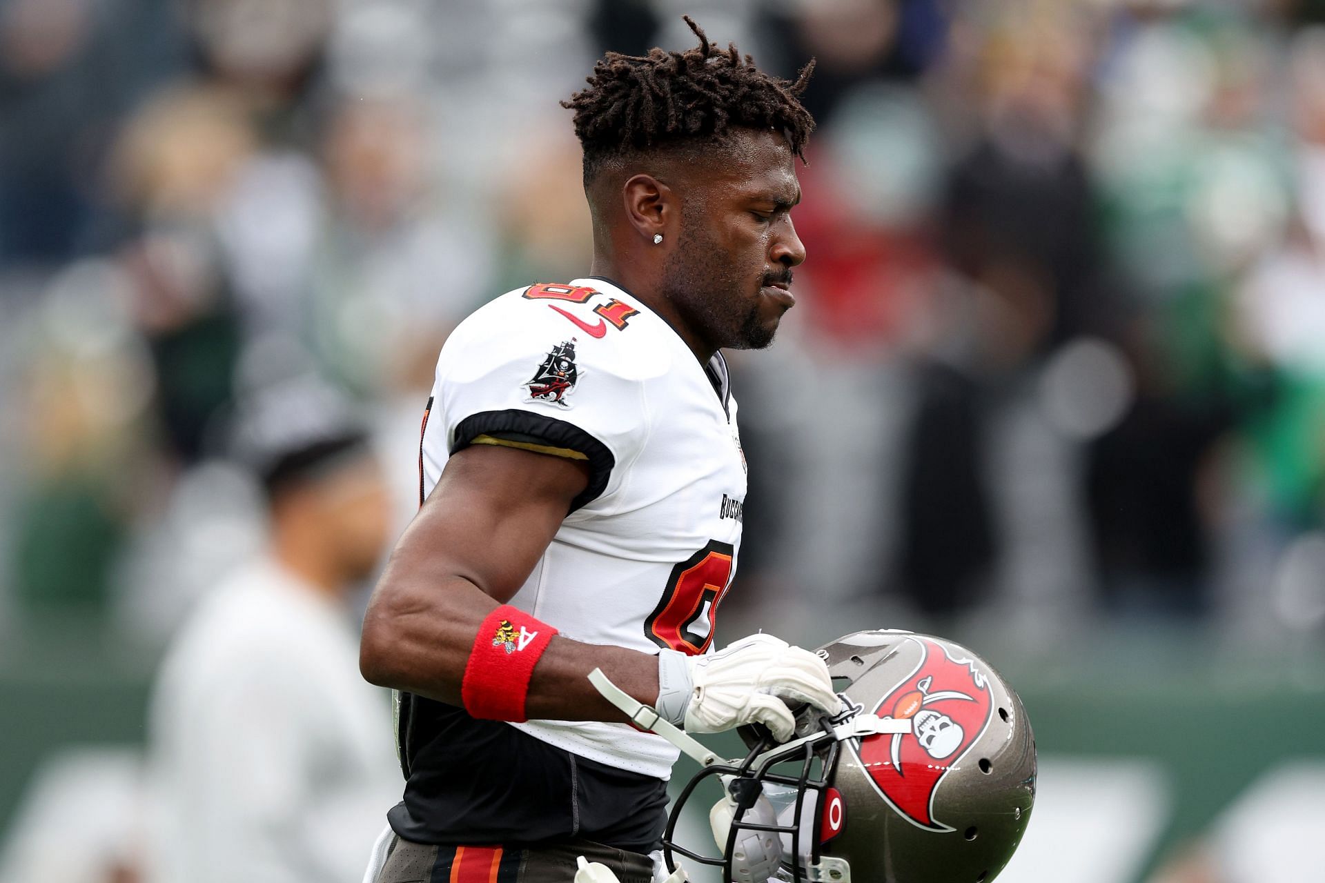 Antonio Brown at the Tampa Bay Buccaneers v New York Jets game