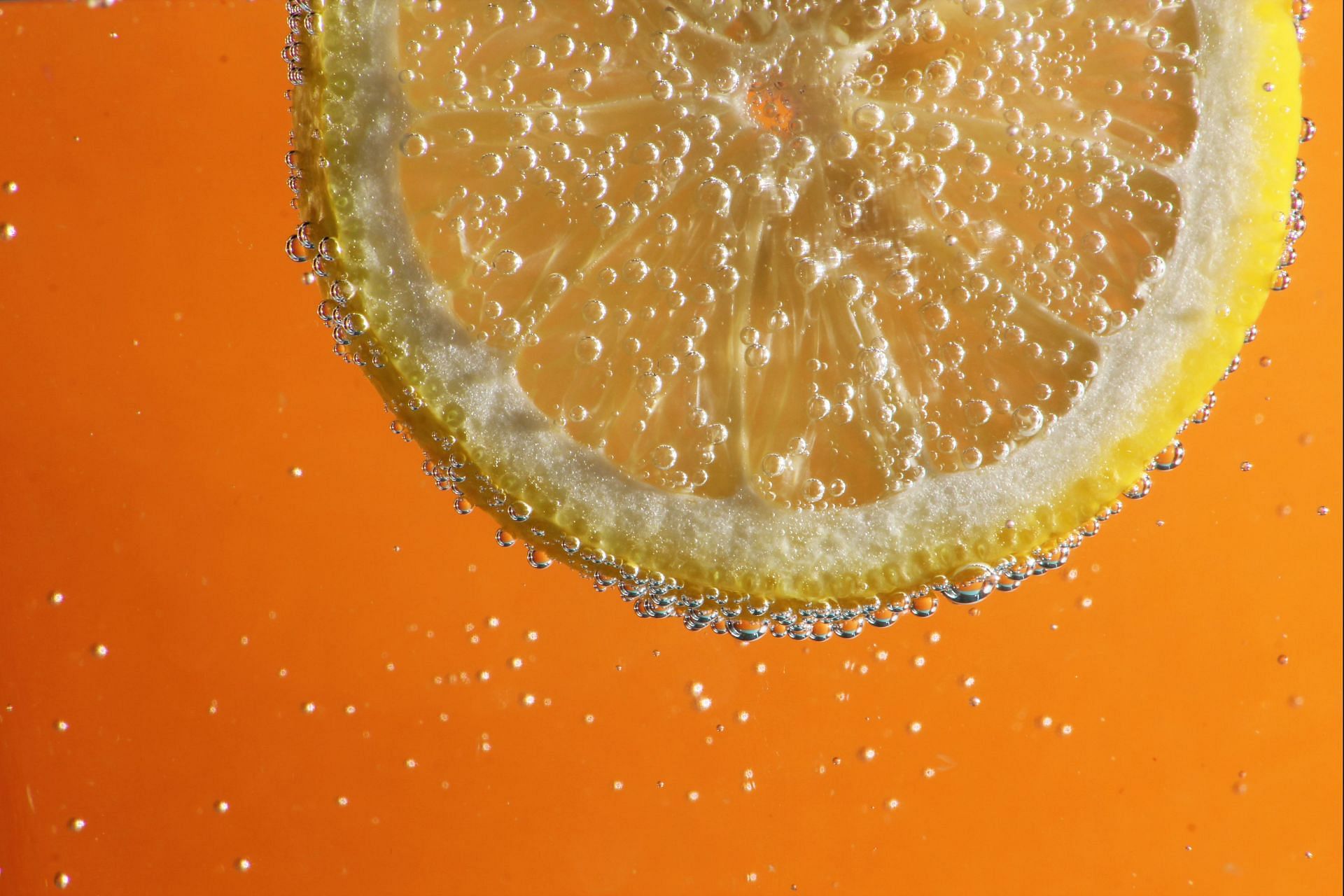 You can prepare your own sugarfree mocktail using fizzy water (Image via Unsplash/Sam Cernik)
