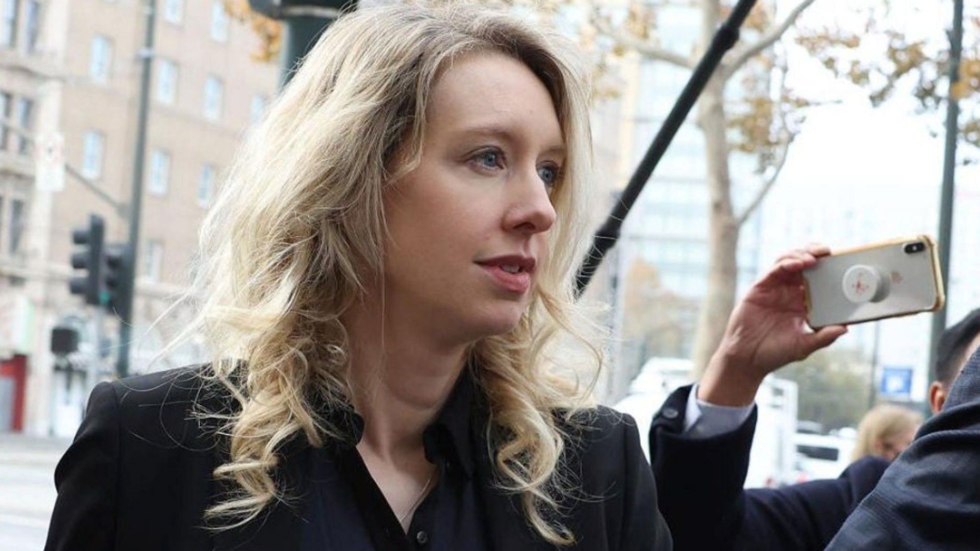 Elizabeth Holmes (Image via Gizmodo/Twitter)