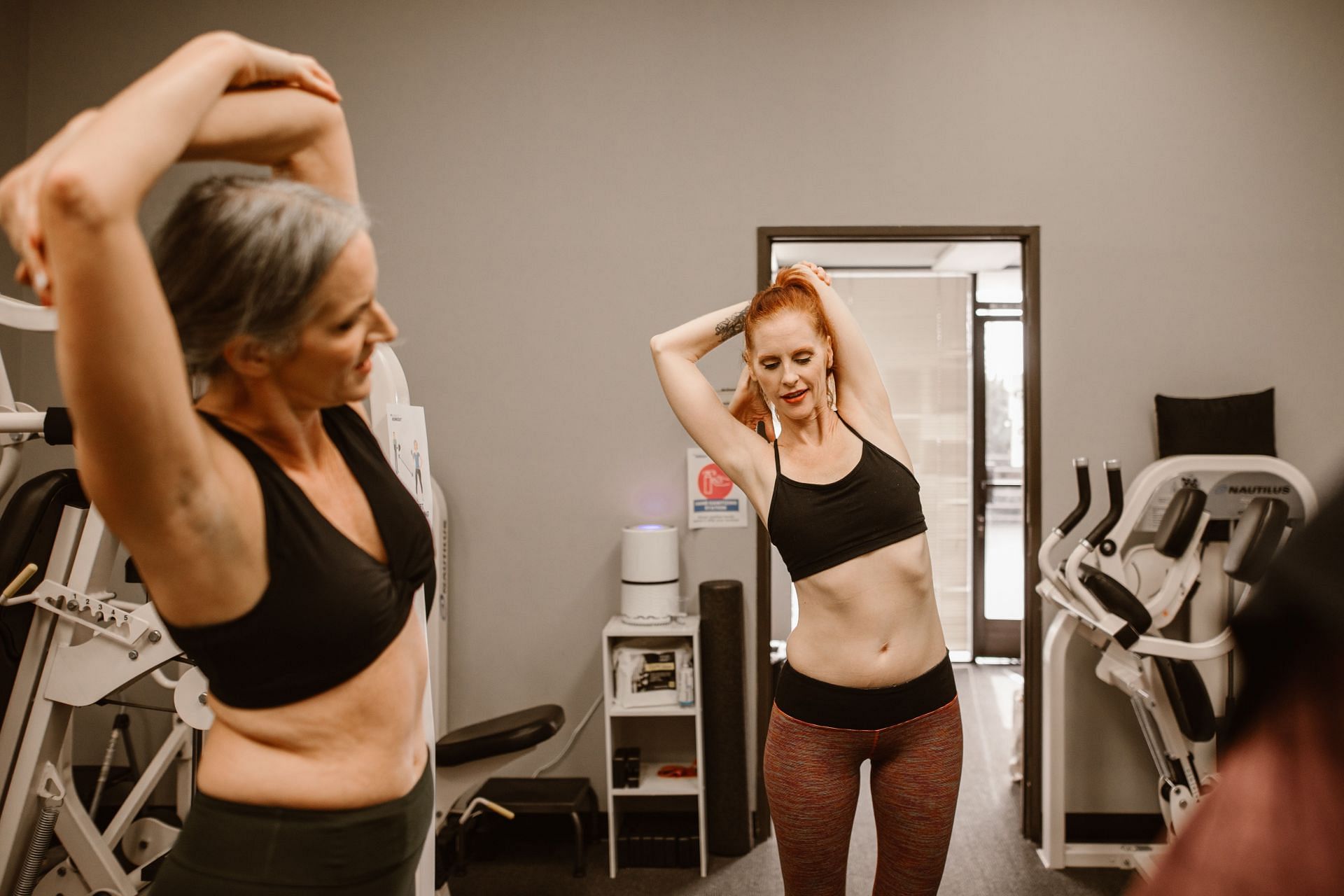 Workout mirror will help in correcting posture (Image via Pexels/Rodnae Productions)
