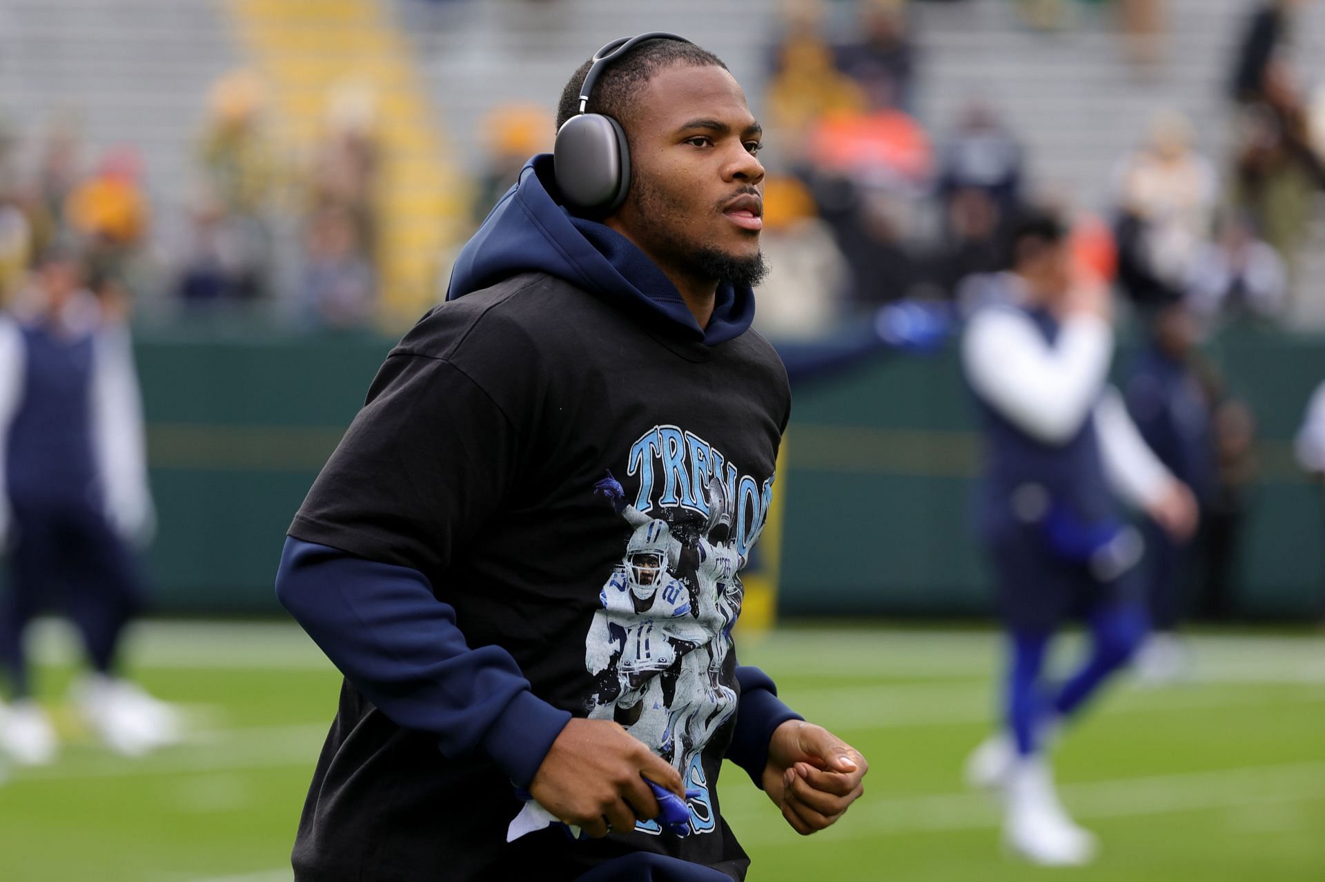 Cowboys' Micah Parsons Reps Maxx Crosby Shirt Before Game [LOOK]