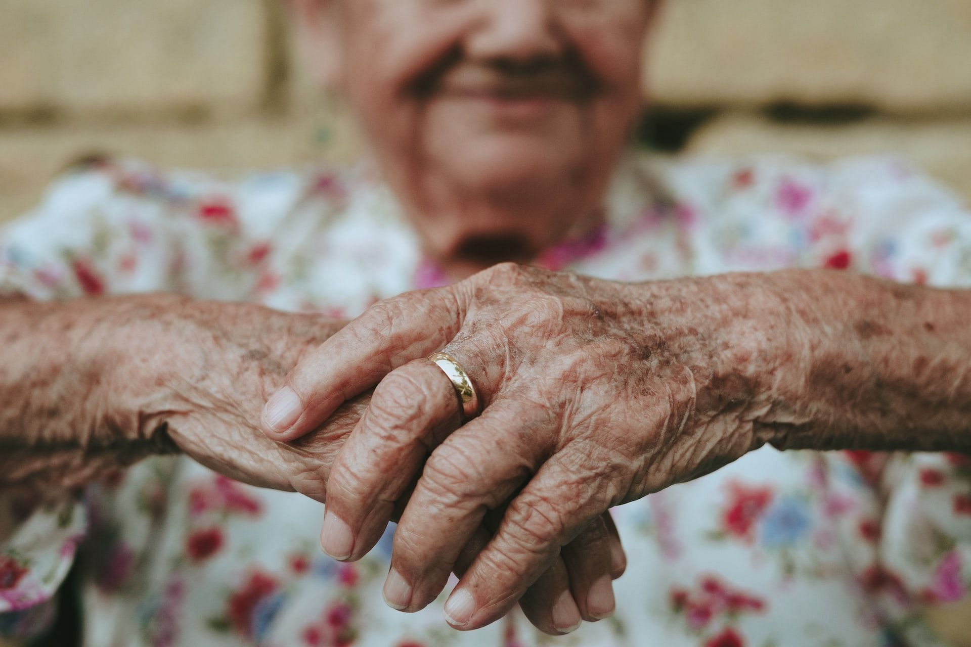 Aging (Photo by Eduardo Barrios on Unsplash)