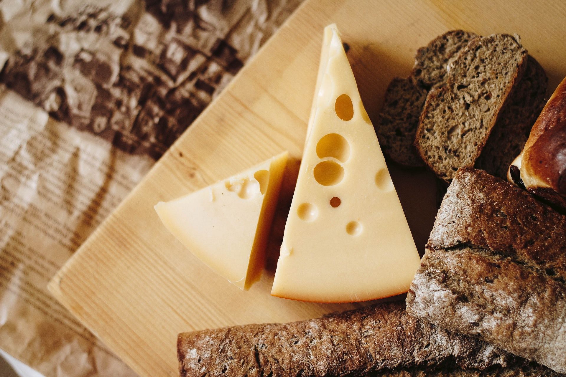 Dairy items, such as cheese should be added to a hypothyroidism diet. (Photo via Pexels/NastyaSensei)