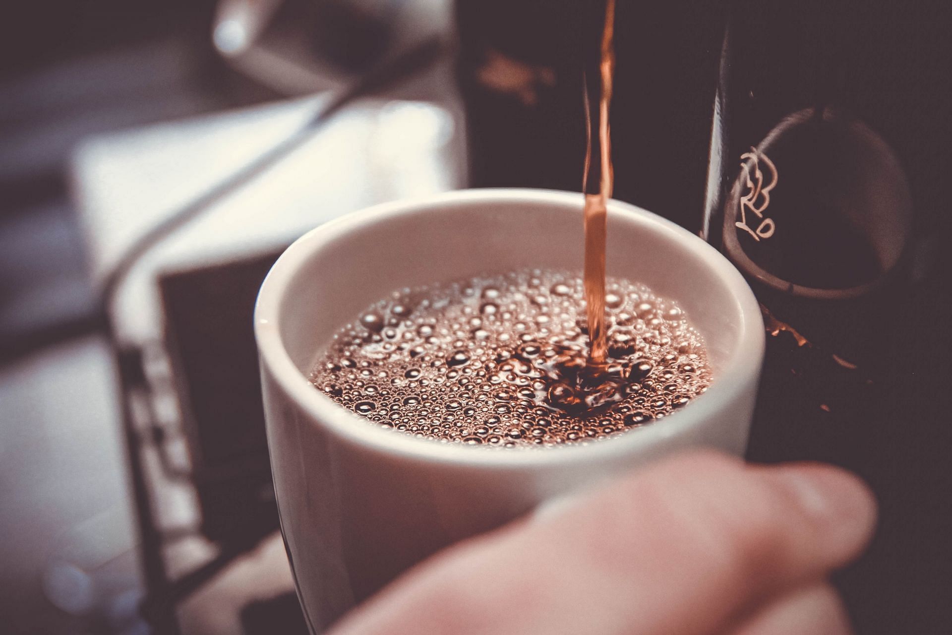 Avoid drinking coffee or tea before fasted workout. (Image via Unsplash/John Schnobrich)