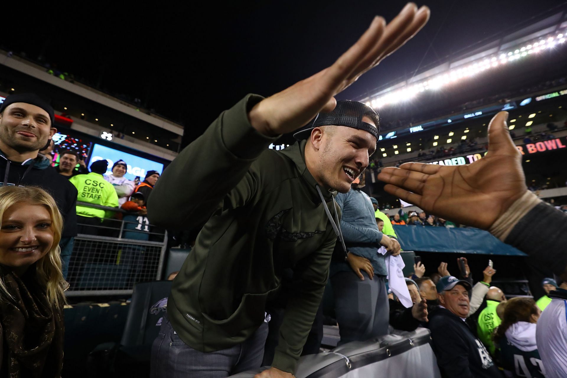 Mike Trout cheers on the Eagles 