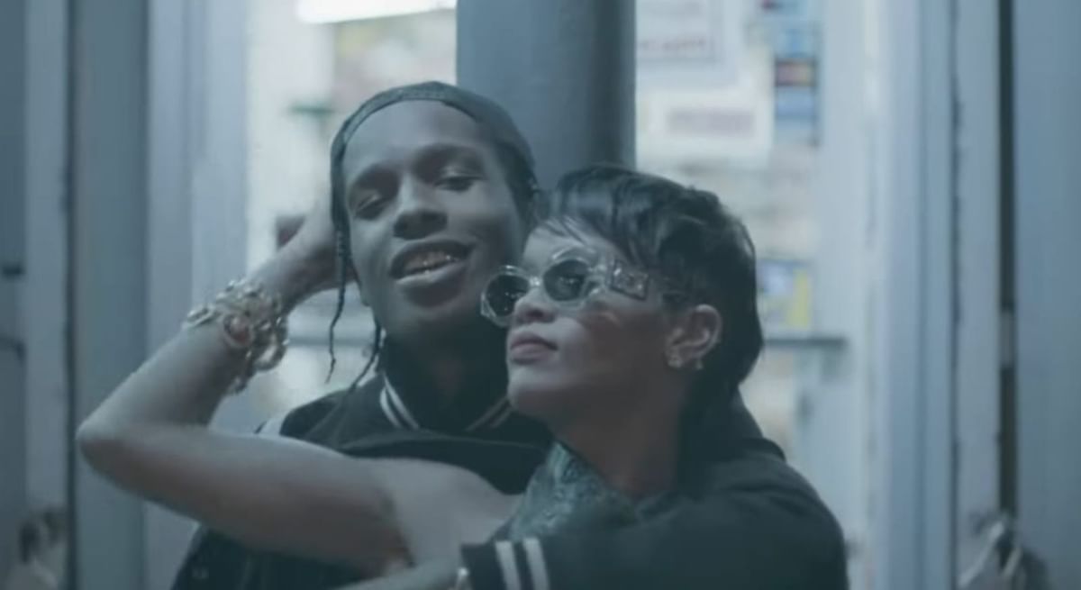 Who is Rihanna dating?