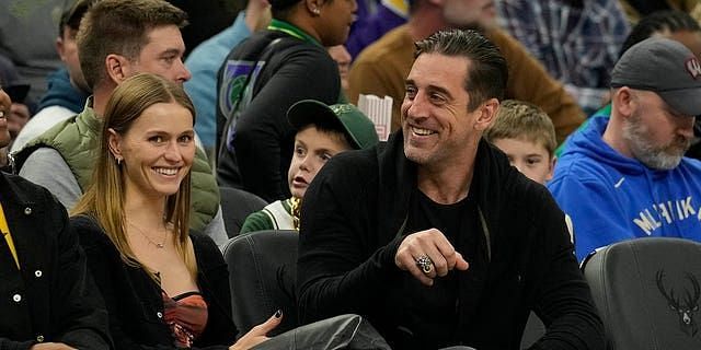 Aaron Rodgers dating Mallory Edens, daughter of Bucks owner: report | Fox  News