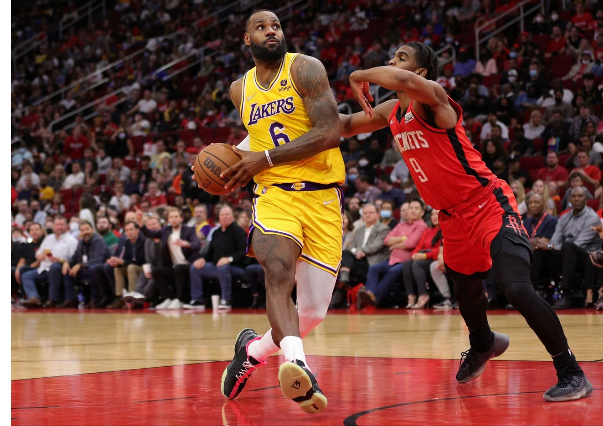 LeBron James and Jabari Smith Jr. had an interesting and hilarious back-and-forth early in the game between the Houstron Rockets and LA Lakers.