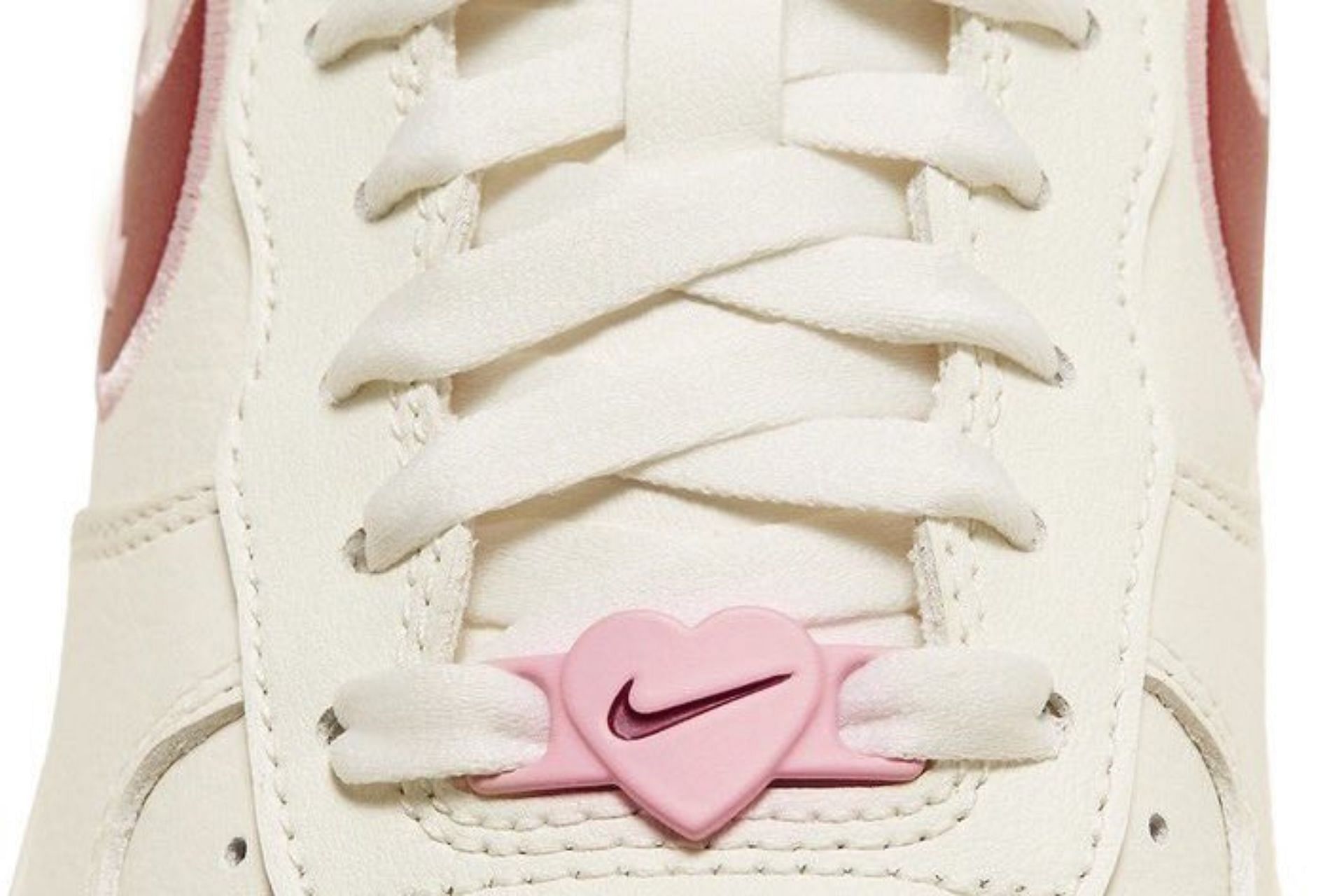 Take a closer look at the themed embellishments of the sneaker (Image via Nike)