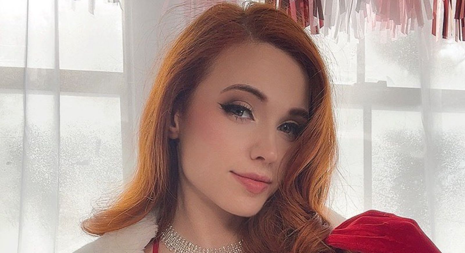 How old is Amouranth?