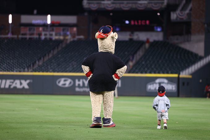 Braves mascot Blooper is devastated to part ways with Adam Duvall's son  after the star outfielder heads to Boston Red Sox