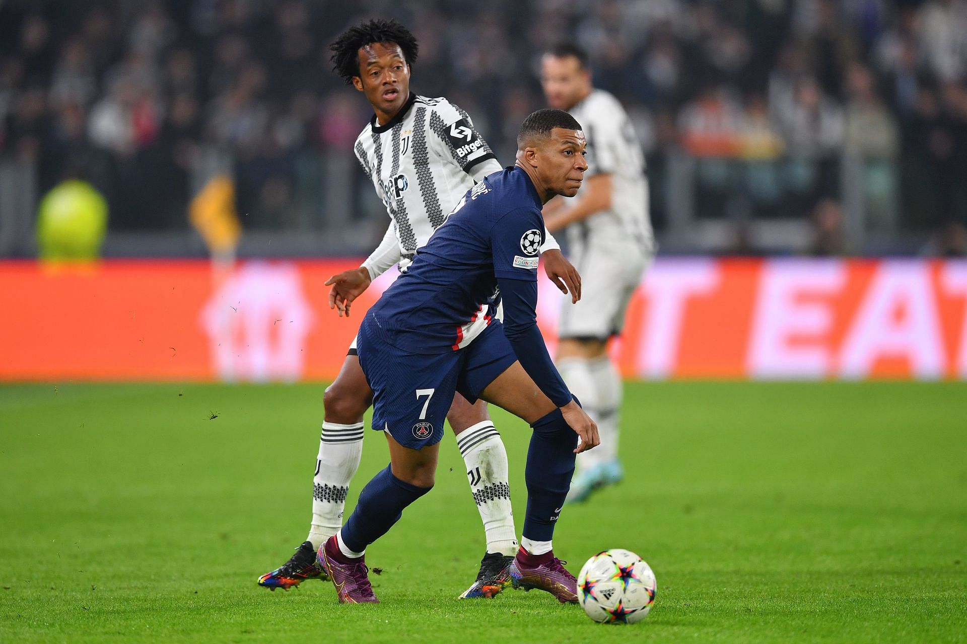 Juventus v Paris Saint-Germain: Group H - UEFA Champions League