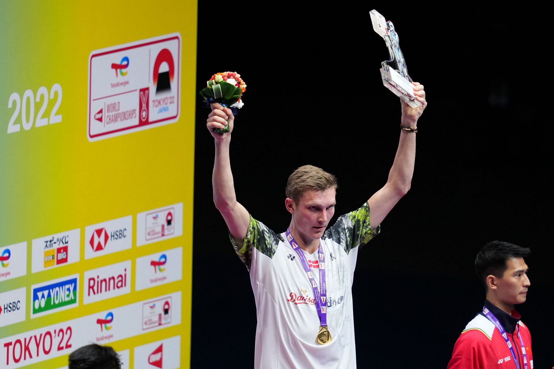 Axelsen celebrates winning the 2022 BWF World Championships (Image: Getty)