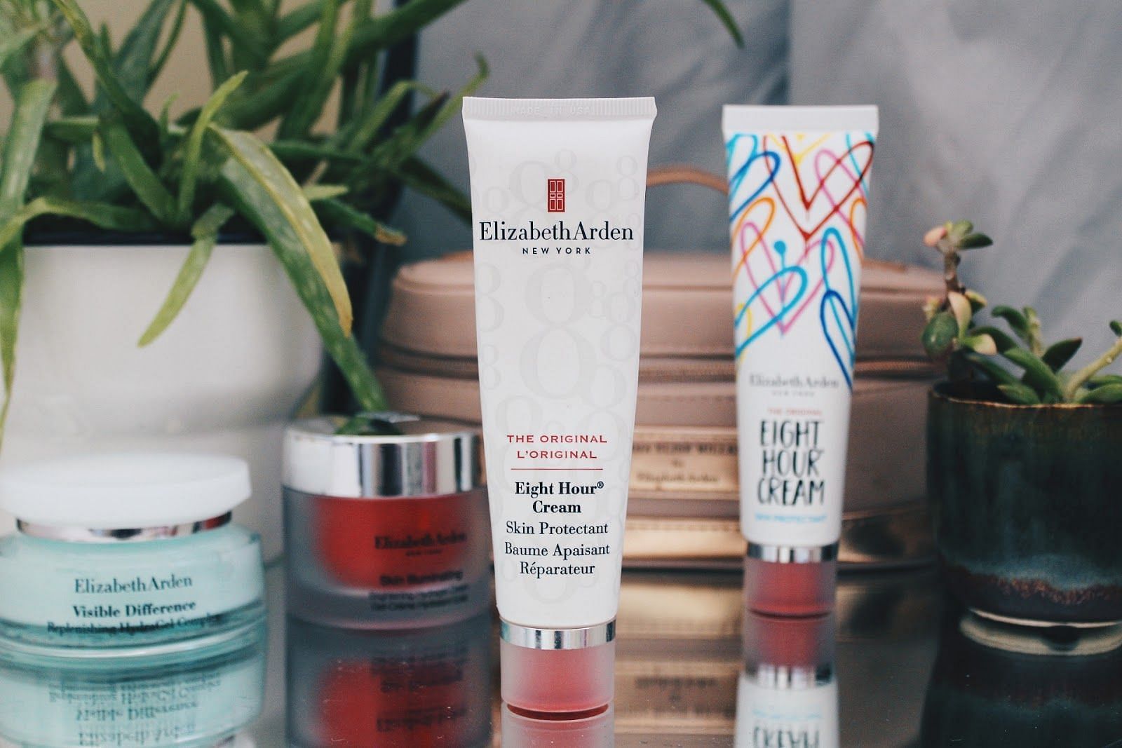 Elizabeth Arden Eight Hour Cream is considered a &quot;cult&quot; product in the beauty industry (Image via Alice/Twitter)