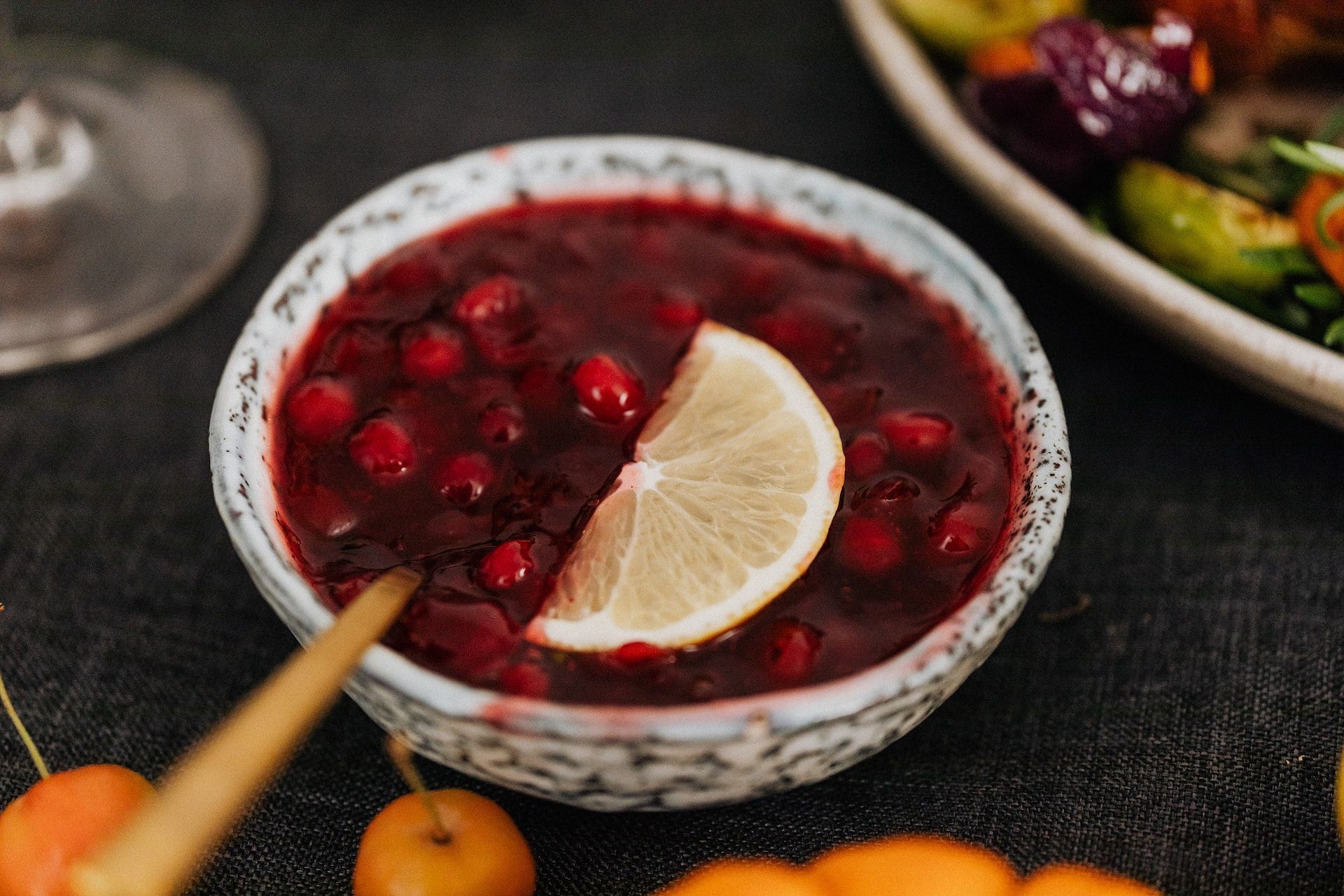 Benefits of cranberry includes slowing down cancer progression. (Photo via Pexels/Karolina Grabowska)