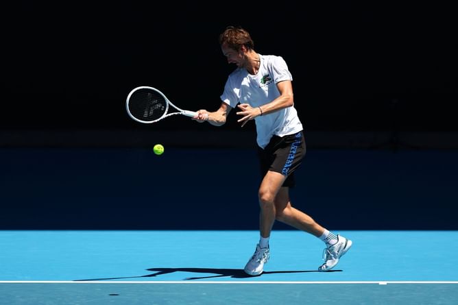 Medvedev vs Giron Prediction, Odds, Line, and Picks- January 16 | 2023 Australian Open