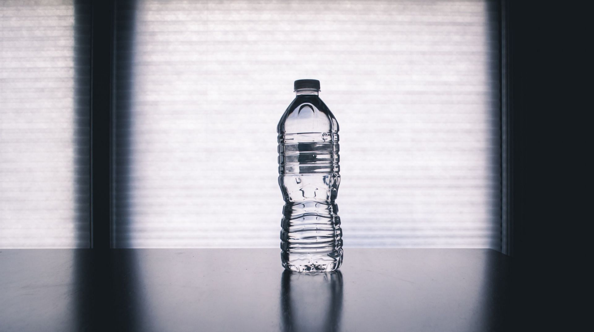 Dehydration occurs due to fluid loss (Image via Unsplash/Steve Johnson)