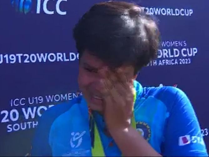Women's U19 World Cup: [WATCH] Shafali Verma gets emotional during post match ceremony