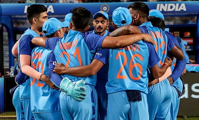 Rahul Dravid backs bowlers over shoddy display: “They are young kids; they will have games like these at times”