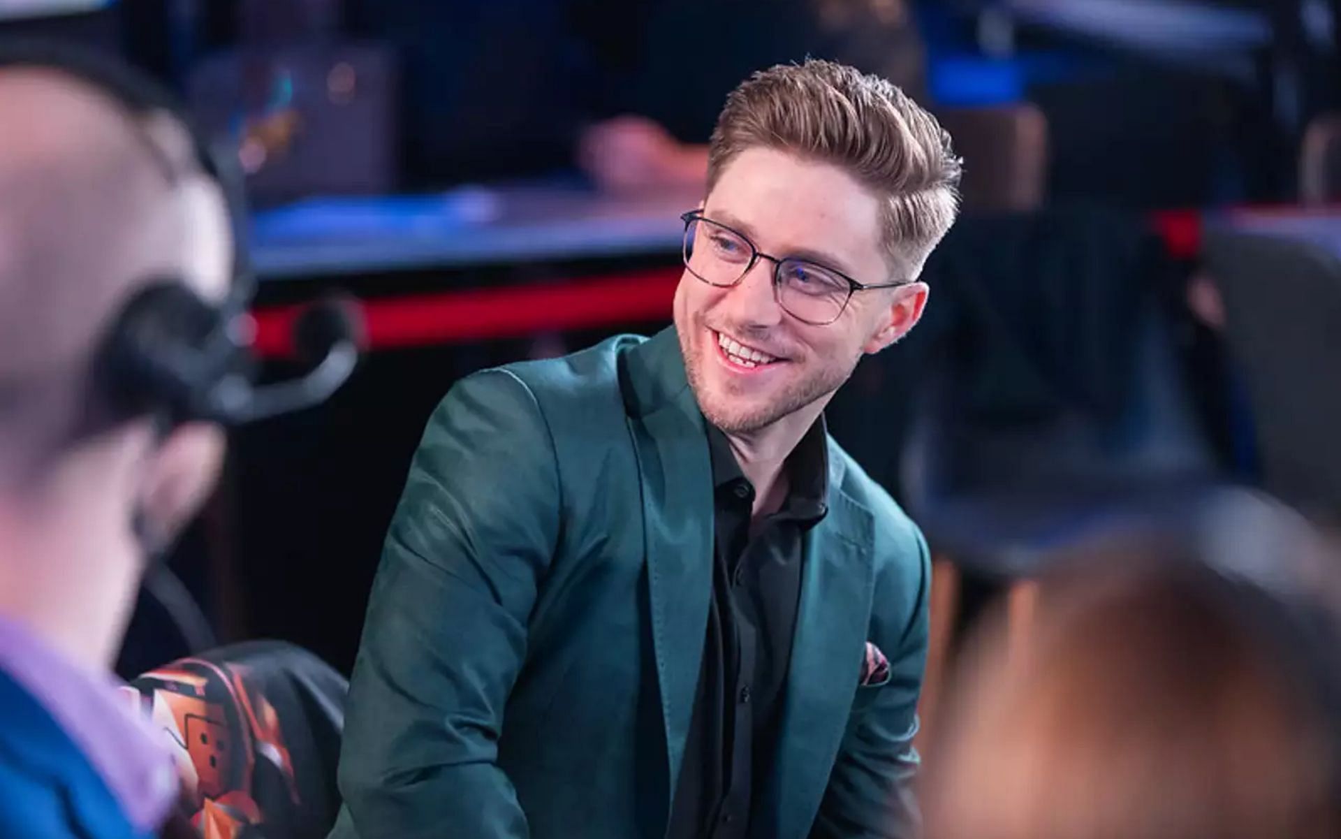 James Dash will no longer be the host of the LCS for the upcoming season (Image via Riot Games)