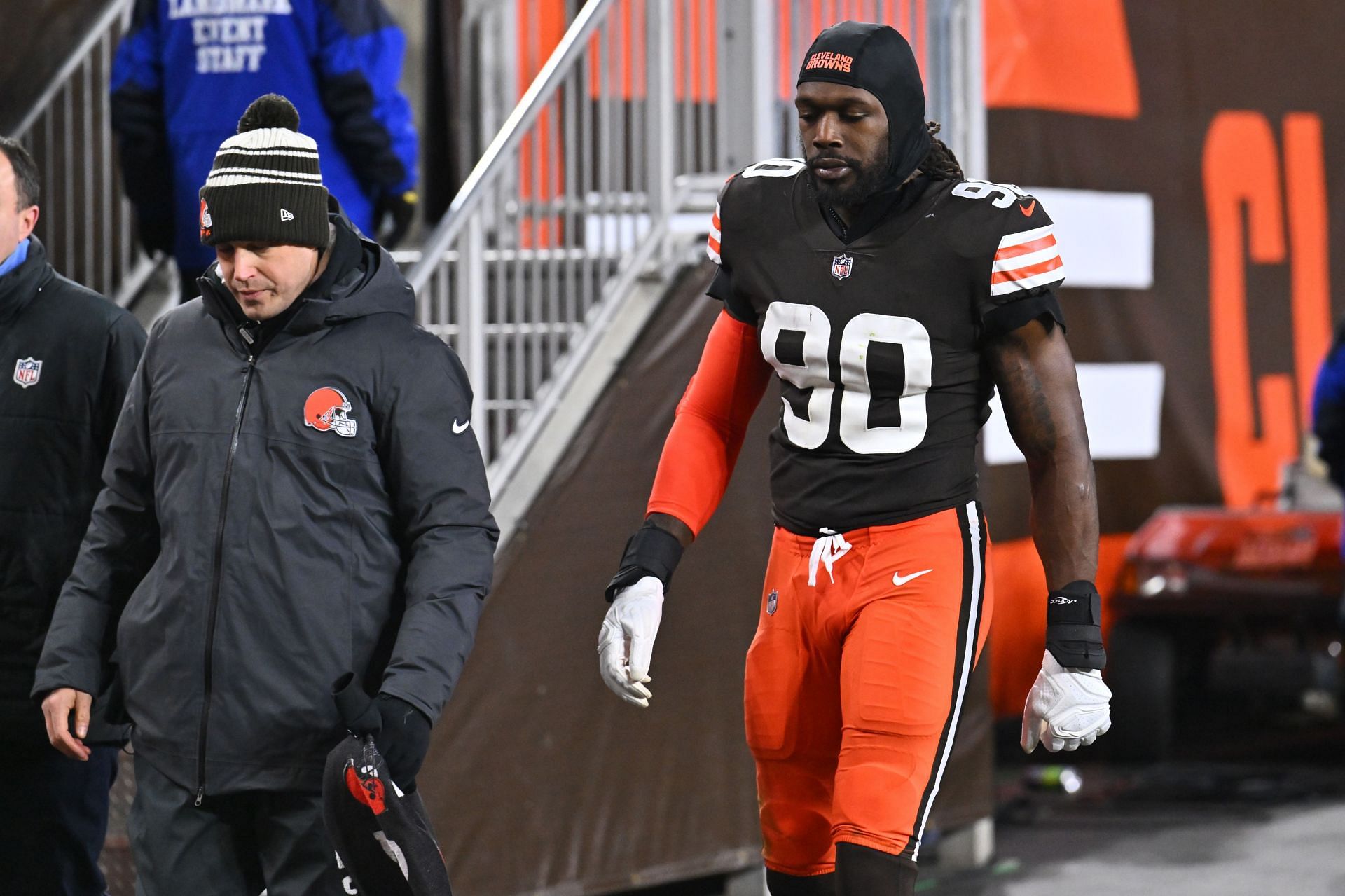 Cleveland Browns: Browns' Jadeveon Clowney Issues Public Apology To ...