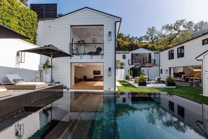 Where does Rihanna live?