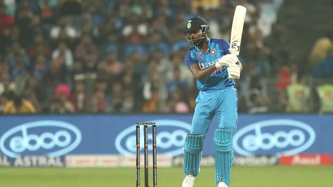 दिनेश कार्तिक ने भारतीय टीम के टी20 क्रिकेट खेलने के तरीके पर उठाए सवाल