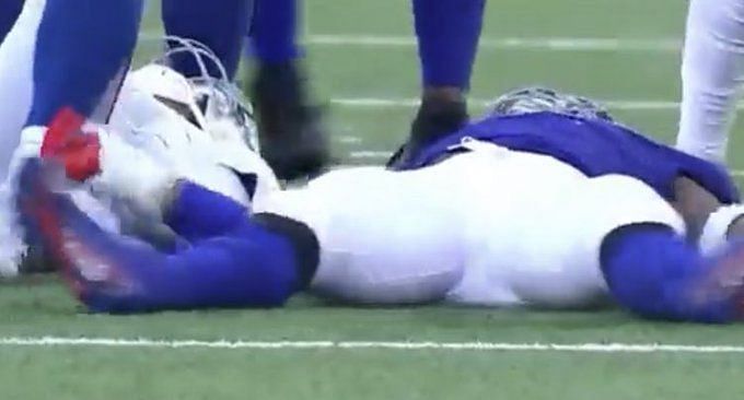 Colts fans are unhappy with 'classless' Kayvon Thibodeaux taunting an  injured Nick Foles