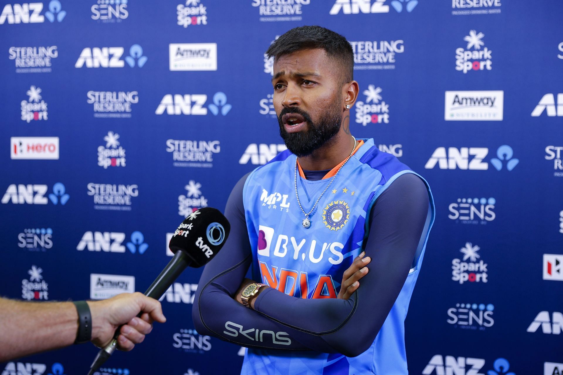 Natasha crying and Hardik Pandya Did This Heart Winning Gesture after win  in GT vs RR IPL Final - YouTube